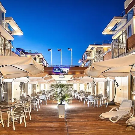 Baltic Cliff Aparthotel 3*
